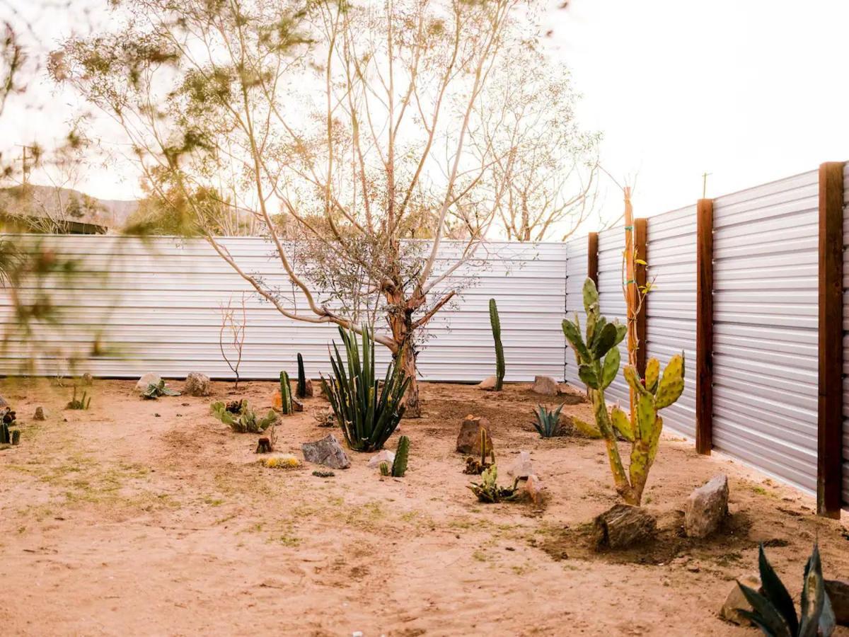 The Zen - Outdoor Shower, Gas Fireplace, Walkable To Shops & Restaurants Joshua Tree Exterior photo